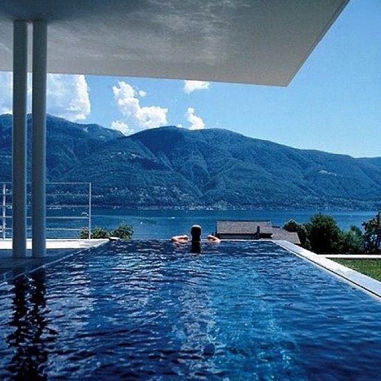 Like-Shock-Mansion-On-Facebook-491.jpg