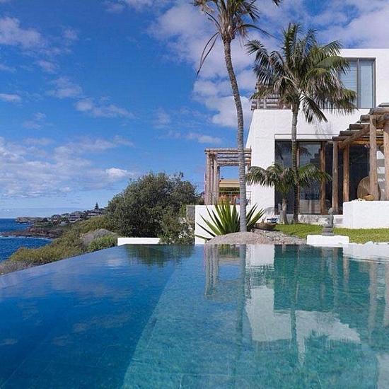 Like-Shock-Mansion-On-Facebook-410.jpg